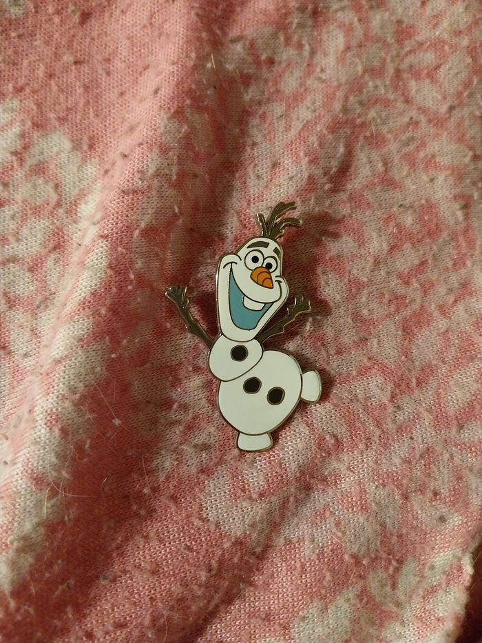 Pins olaf