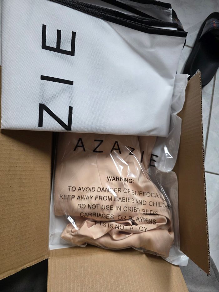 Azazie Robe fourreau en satin beige, rose, champagne, gold - photo numéro 7