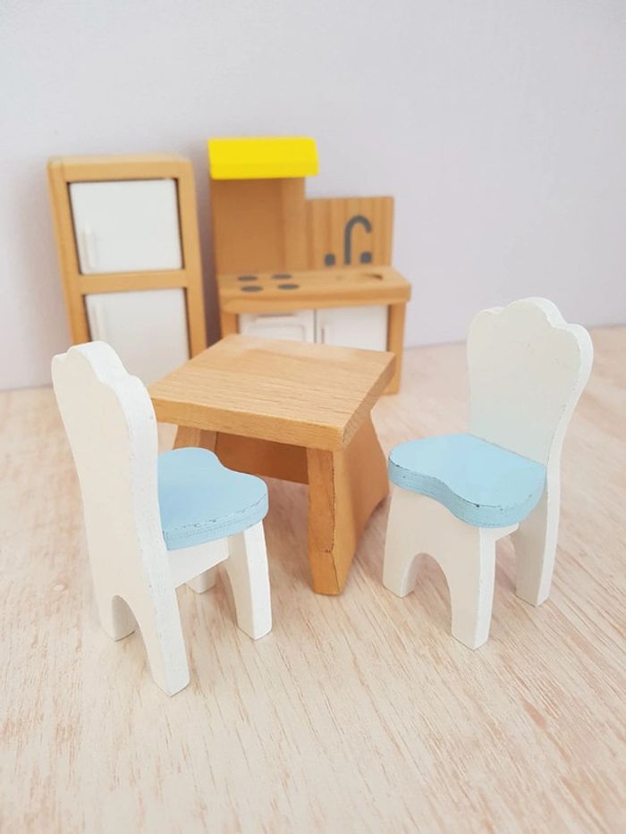 Chambre d'enfant avec lit toboggan et mobilier en bois maison de poupée - photo numéro 15