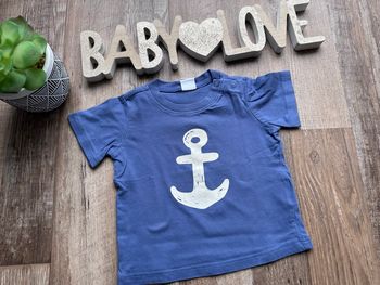 - Tee shirt H&M - 6 mois - Très bon état