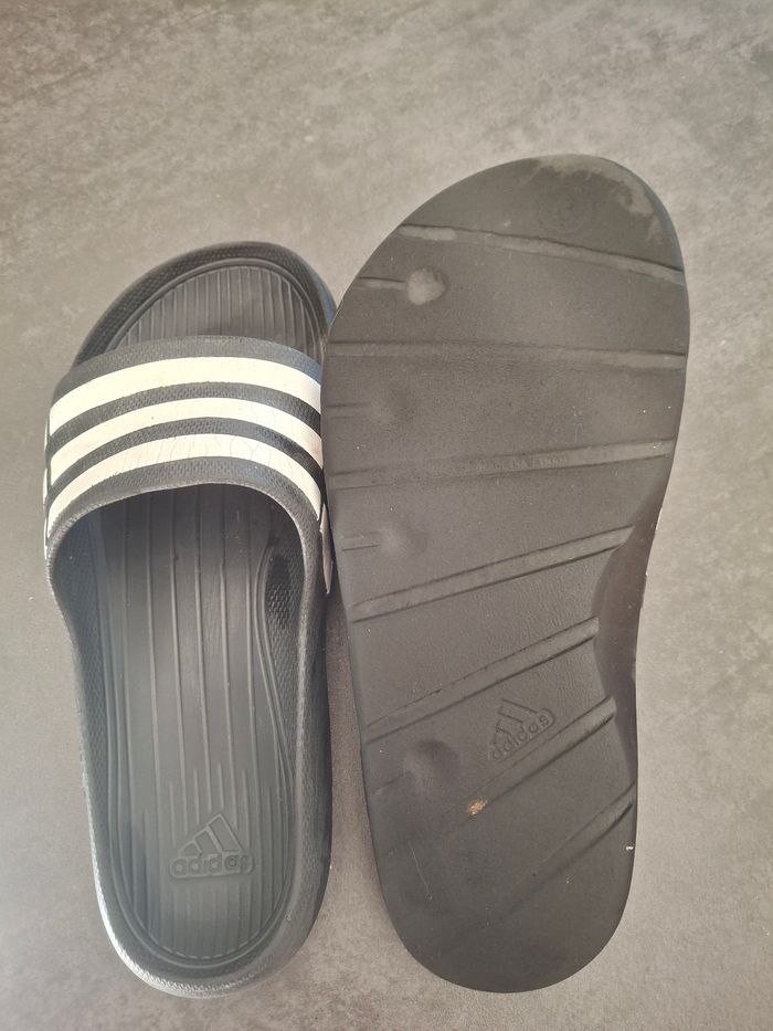 Claquettes Adidas noires taille 6 38 2/3 - photo numéro 3
