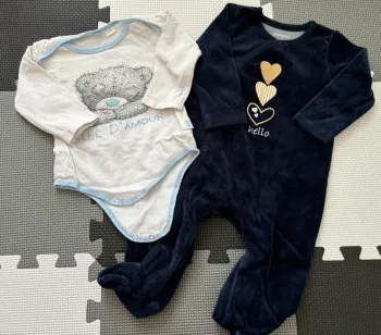 Lot pyjama + bodie