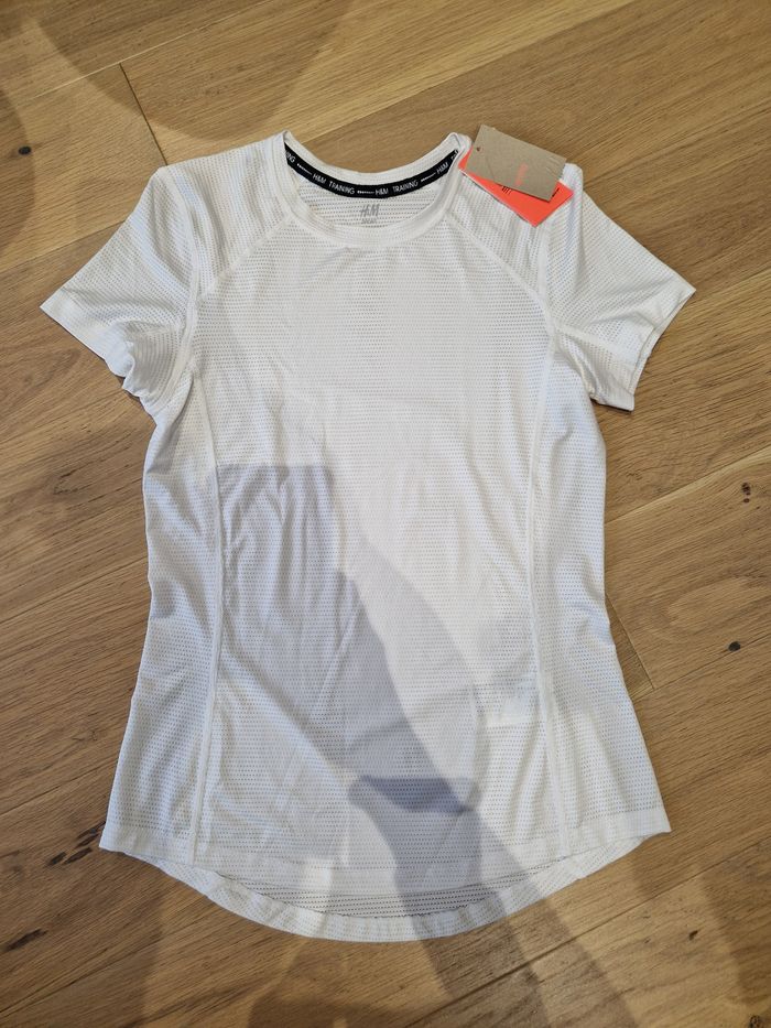 Tee-shirt sport H&M neuf - photo numéro 5