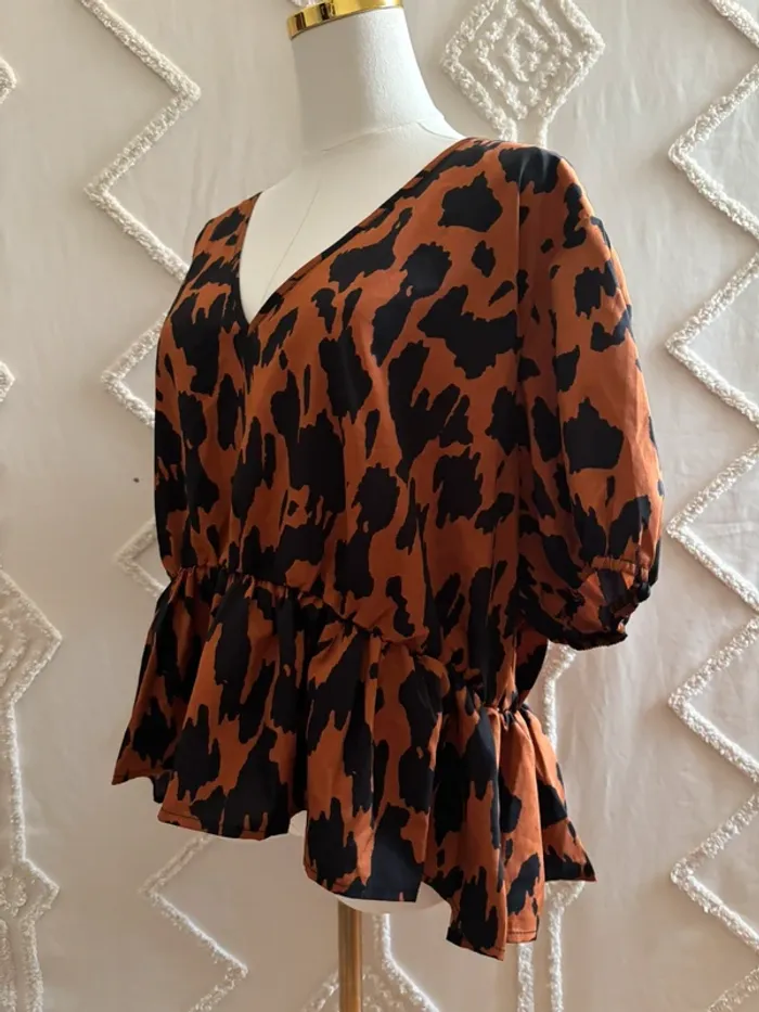 Blouse SHEIN Curve imprimée graphique brun/noir – manches bouffantes, taille 3XL - photo numéro 2