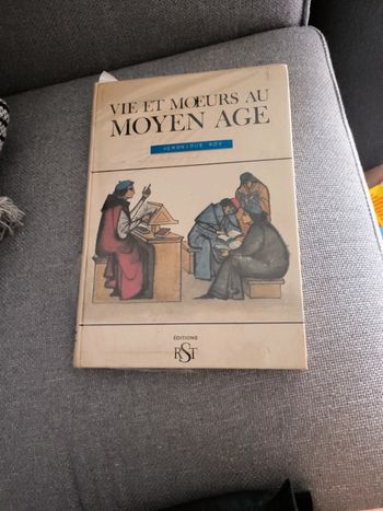 Vie et moeurs au moyen age