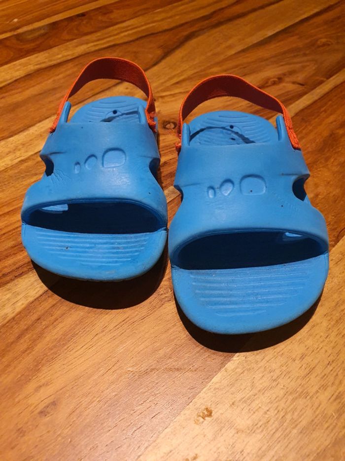 Claquettes de piscine bébé
