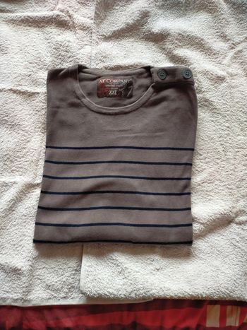 Pull ras du cou rayé marron bleu