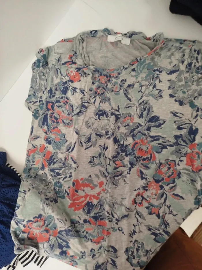 Lot de 10 t-shirts et top femme taille S à M – imprimés, basiques, manches courtes LOT012 - photo numéro 6