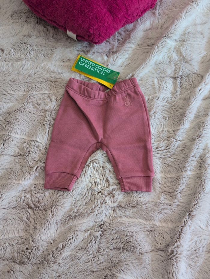 Pantalon 0/1 mois neuf united colors of benetton