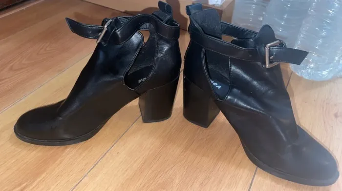 Talons noir taille 38 - photo numéro 2
