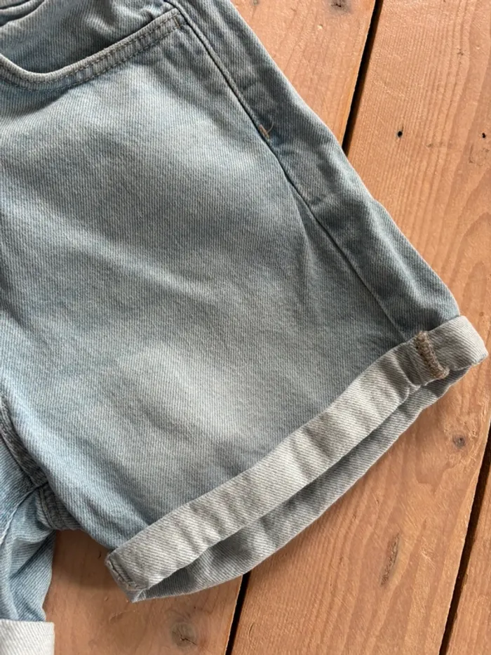 Short Mom taille 9/10 ans - photo numéro 3