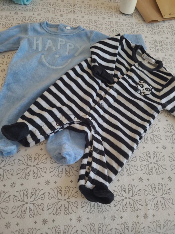 👶lot 2 pyjamas 1 mois👶