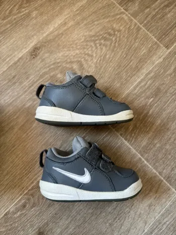 Basket bébé Nike 19.5