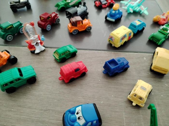 Lot ancien jouets kinder et autres - photo numéro 3