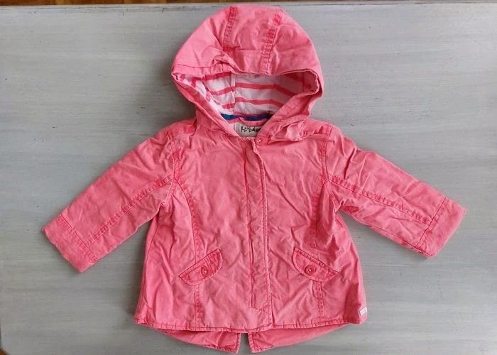 Veste légère à capuche 18M