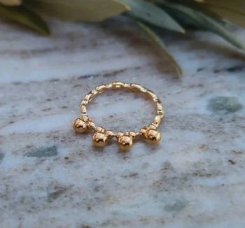 Bague fine plaqué or perles boules pendantes plaqué or taille 58