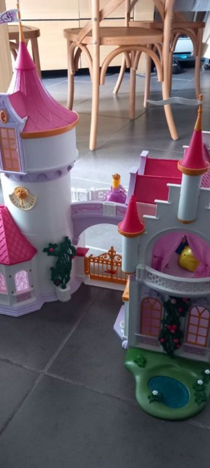Chateau et écurie Playmobil - photo numéro 3