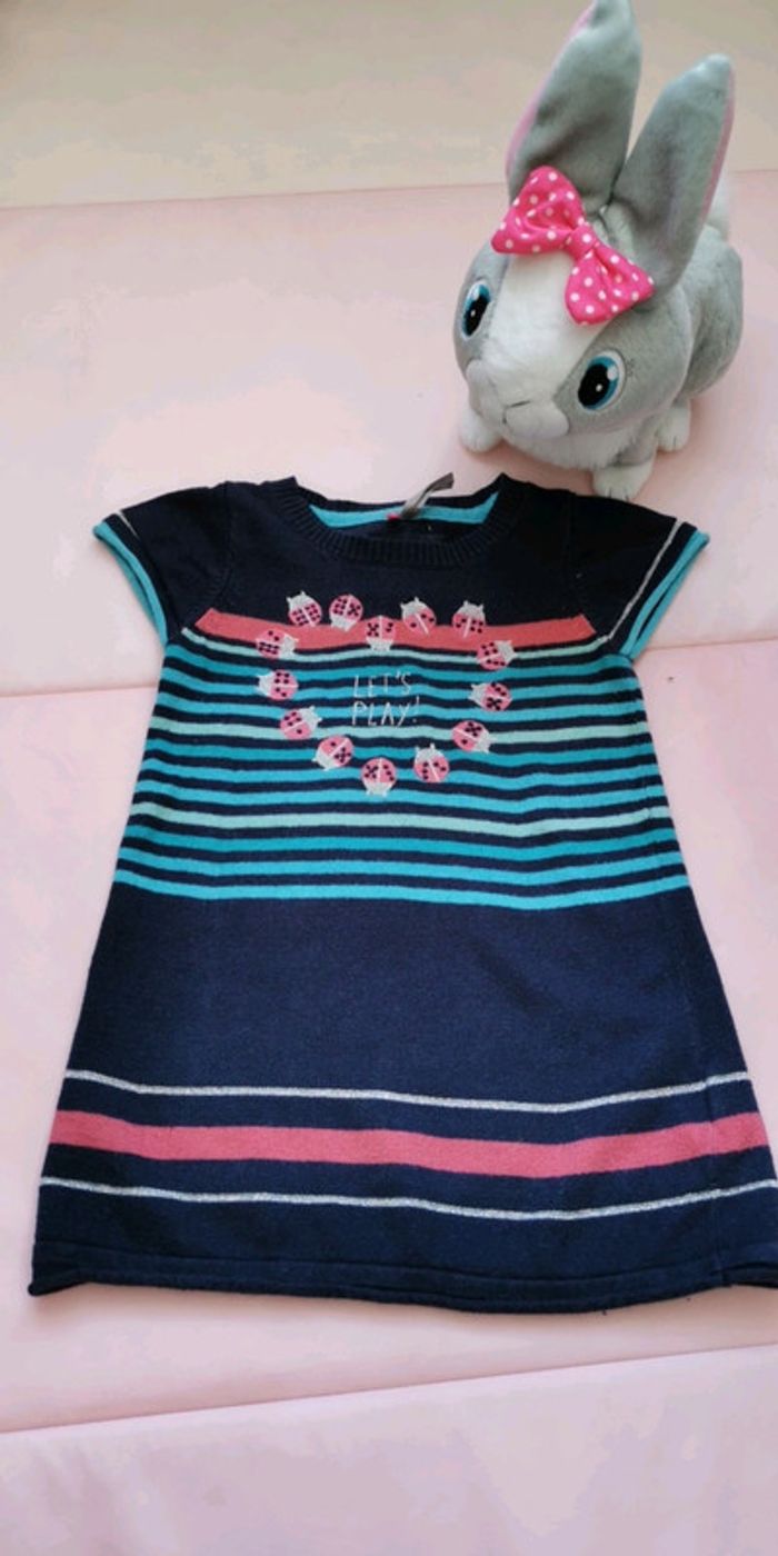 Robe manches courtes