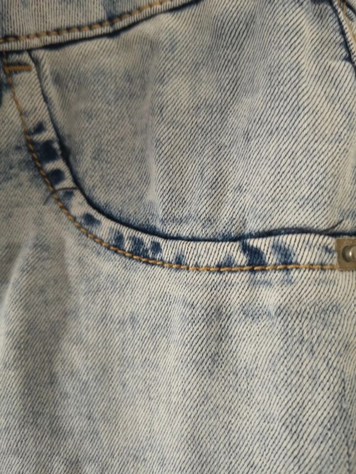Jeans délavé - photo numéro 4