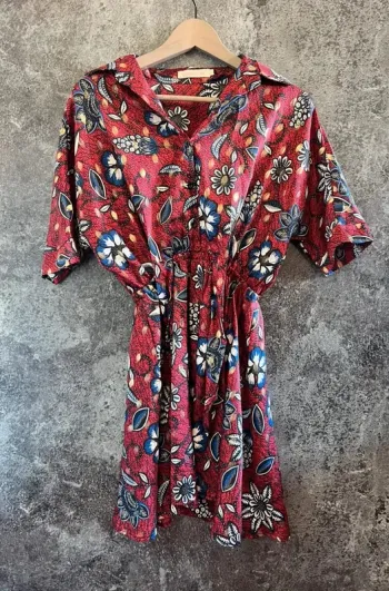 Robe satinée femme Voyelles taille S Vestido satinado Abito satinato Satinkleid