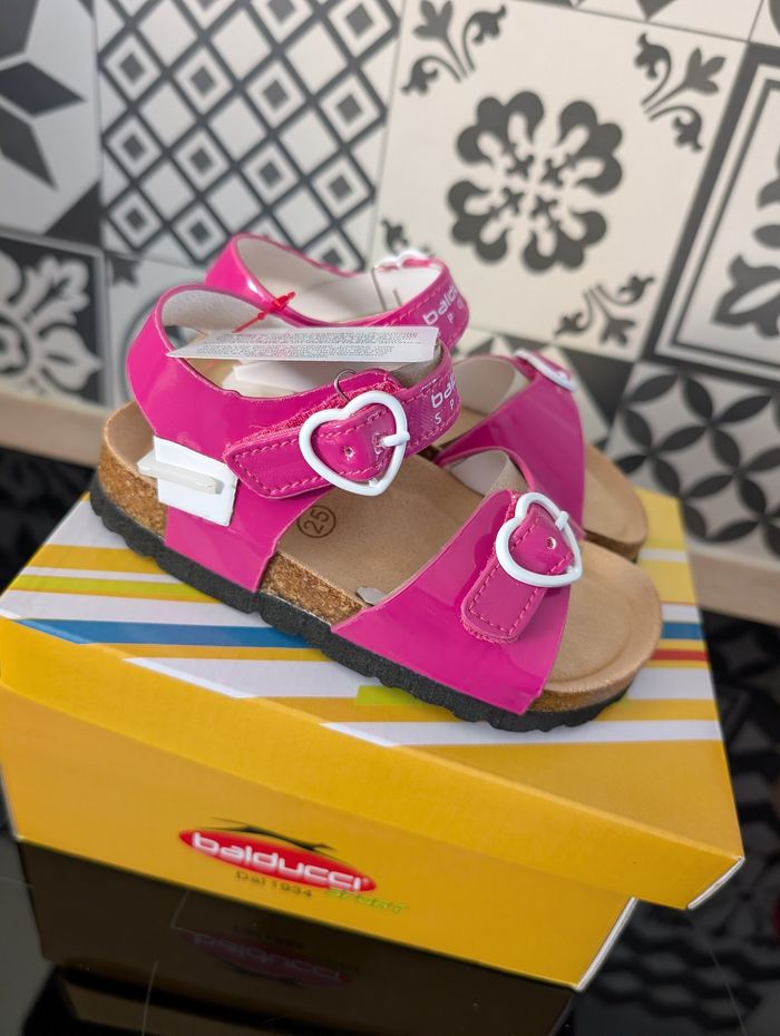 Sandales d'été fille. Taille 23. Neuf. Balducci - photo numéro 3