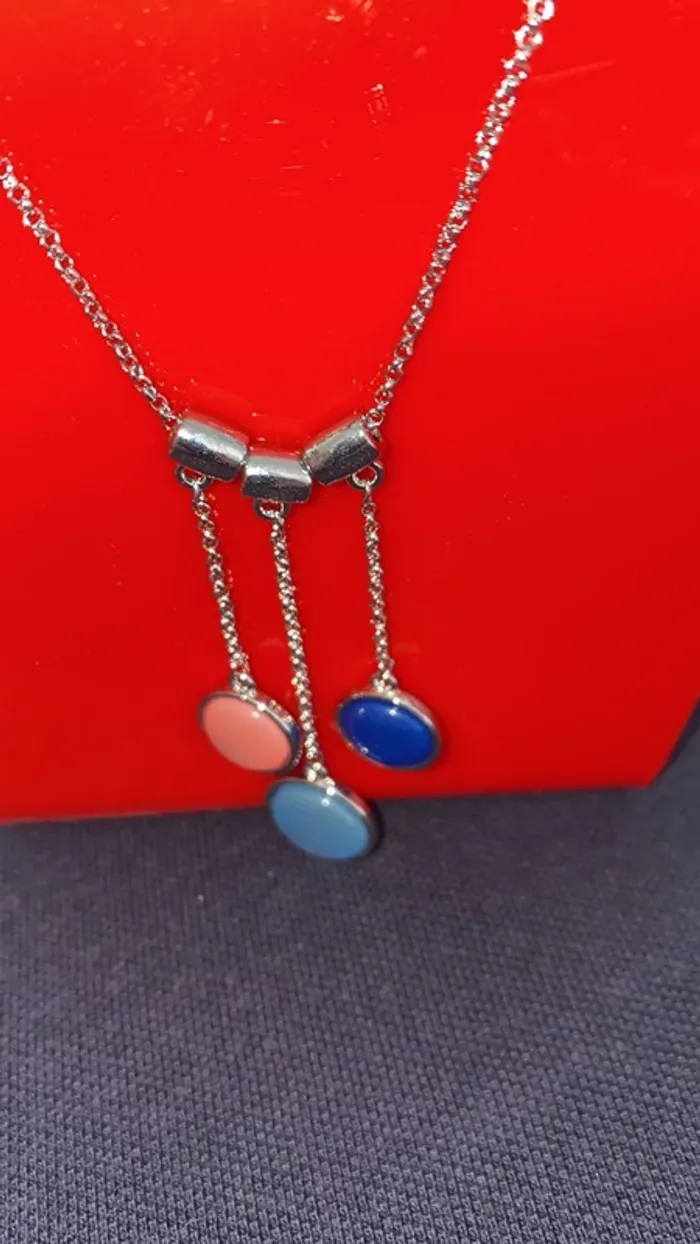 Collier Avon - photo numéro 2