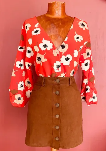 Magnifique blouse rouge-corail à fleurs