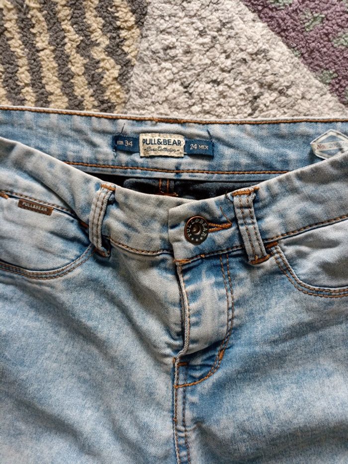 Jean troué pull Bear XS - photo numéro 2