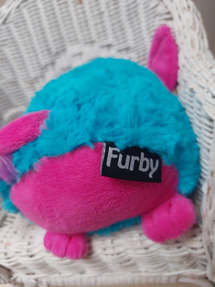 Hasbro - peluche furby turquoise et rose - photo numéro 4