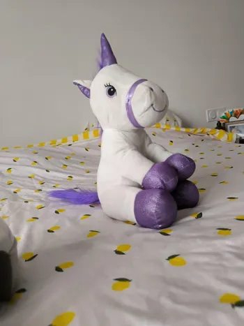 Peluche licorne violette