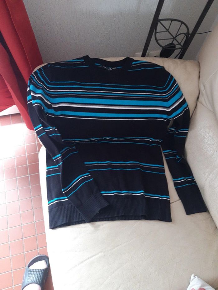 Pull fin overgame taille 12 ans