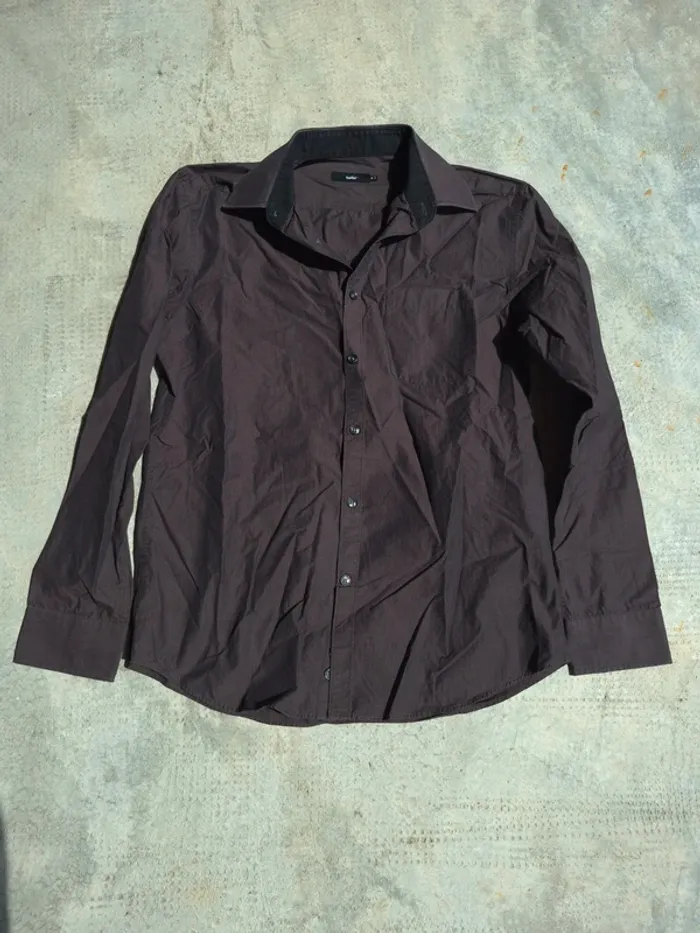 Chemise marron à rayures
