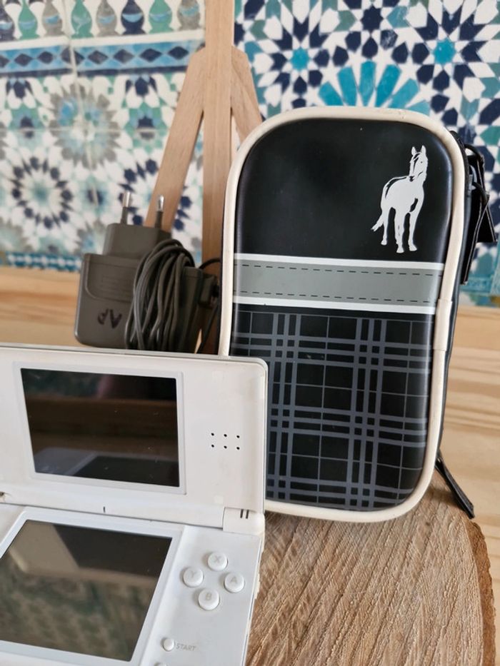 Nintendo  ds lite blanche - photo numéro 3
