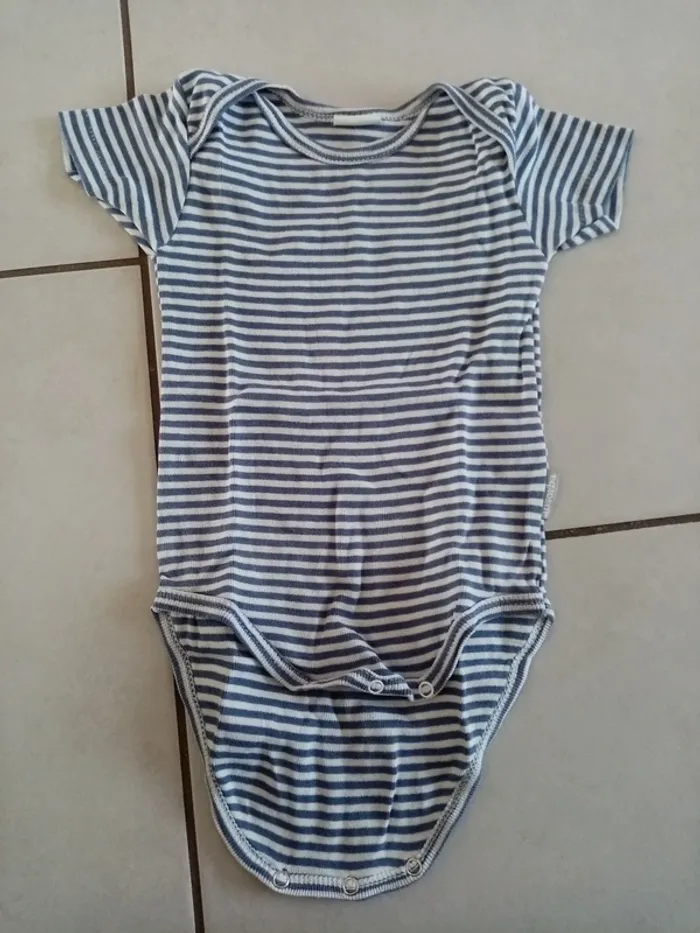 Lot de 2 bodies manches courtes - photo numéro 3