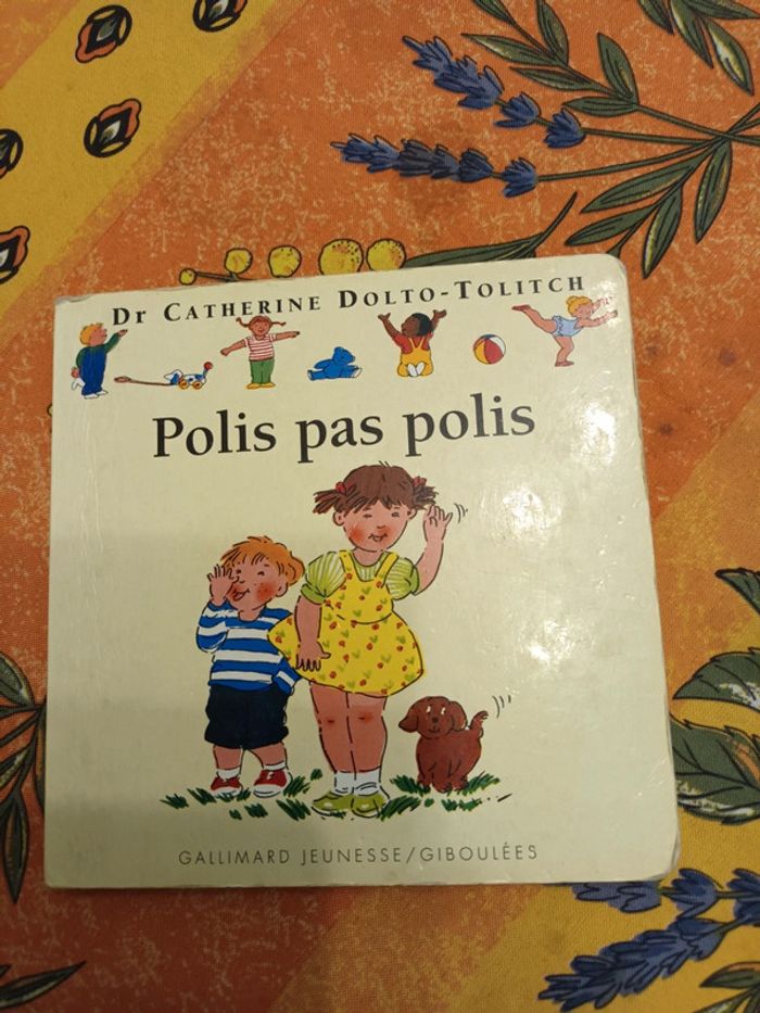 Livre en carton polis pas polis