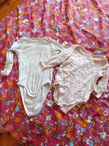 Lot de 2 body taille 18 mois