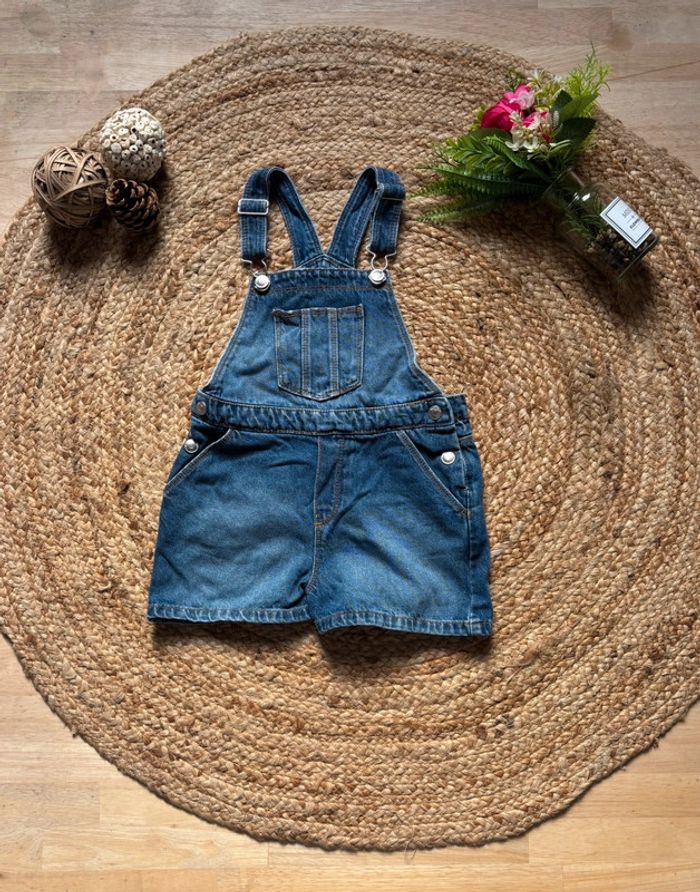 🌺Salopette short en jeans bleu Taille 6ans/114-119cm🌺
