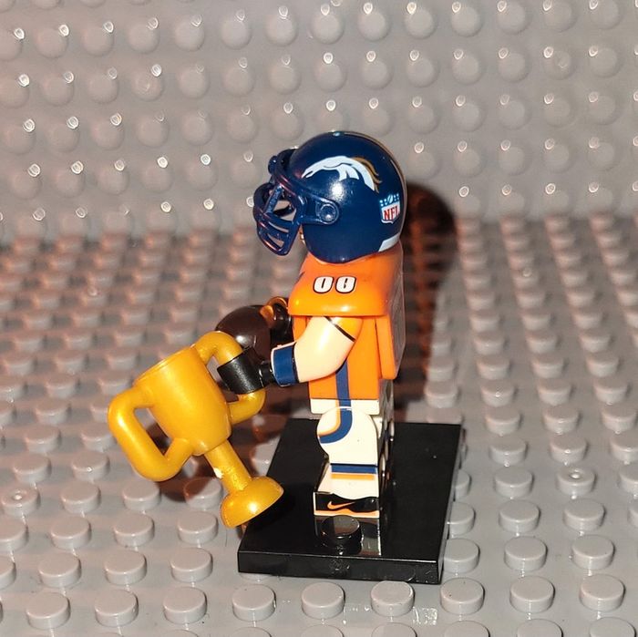 Minifigure / Figurine 🏈 NFL - Football Américain 🏈 Broncos de Denver - photo numéro 2