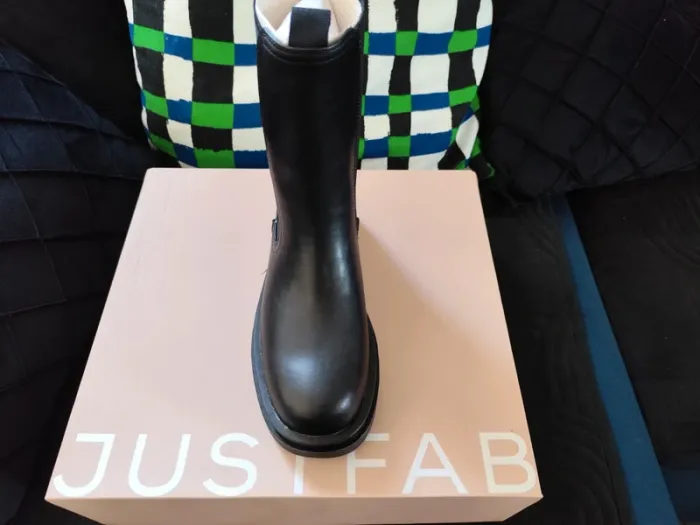 Boots bottines noires neuves jamais portées taille 37,5 / 38 - photo numéro 3