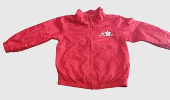 Imperméable rouge H&M 12/18 mois : Parfait pour les explorations !