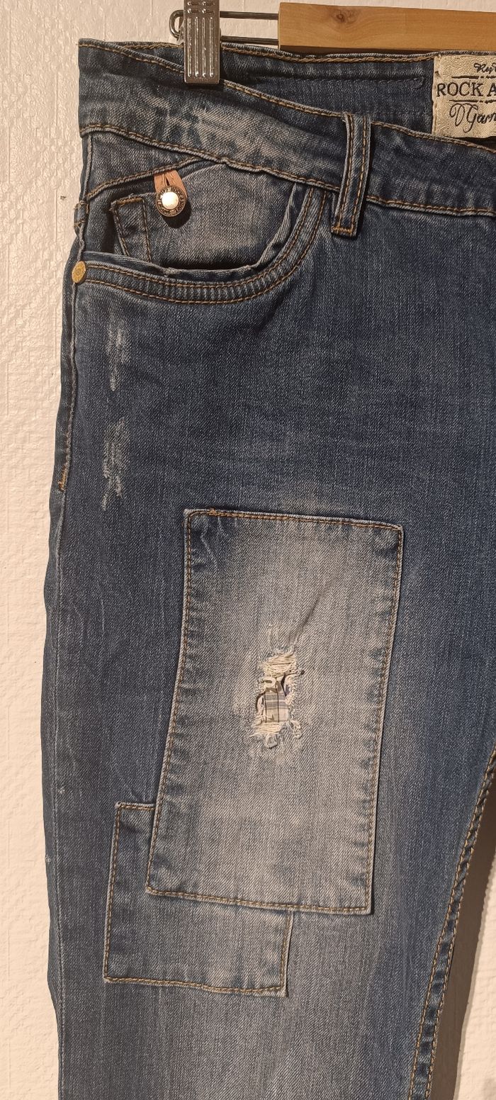 Jean Rock Angel délavé & destroy – patchs – coupe slim – taille XL - photo numéro 4