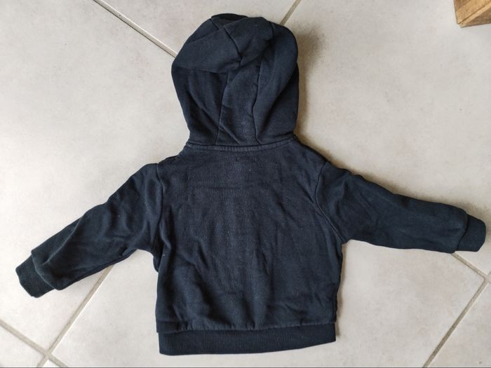 Sweat à capuche Kiabi, taille 12 mois - photo numéro 2