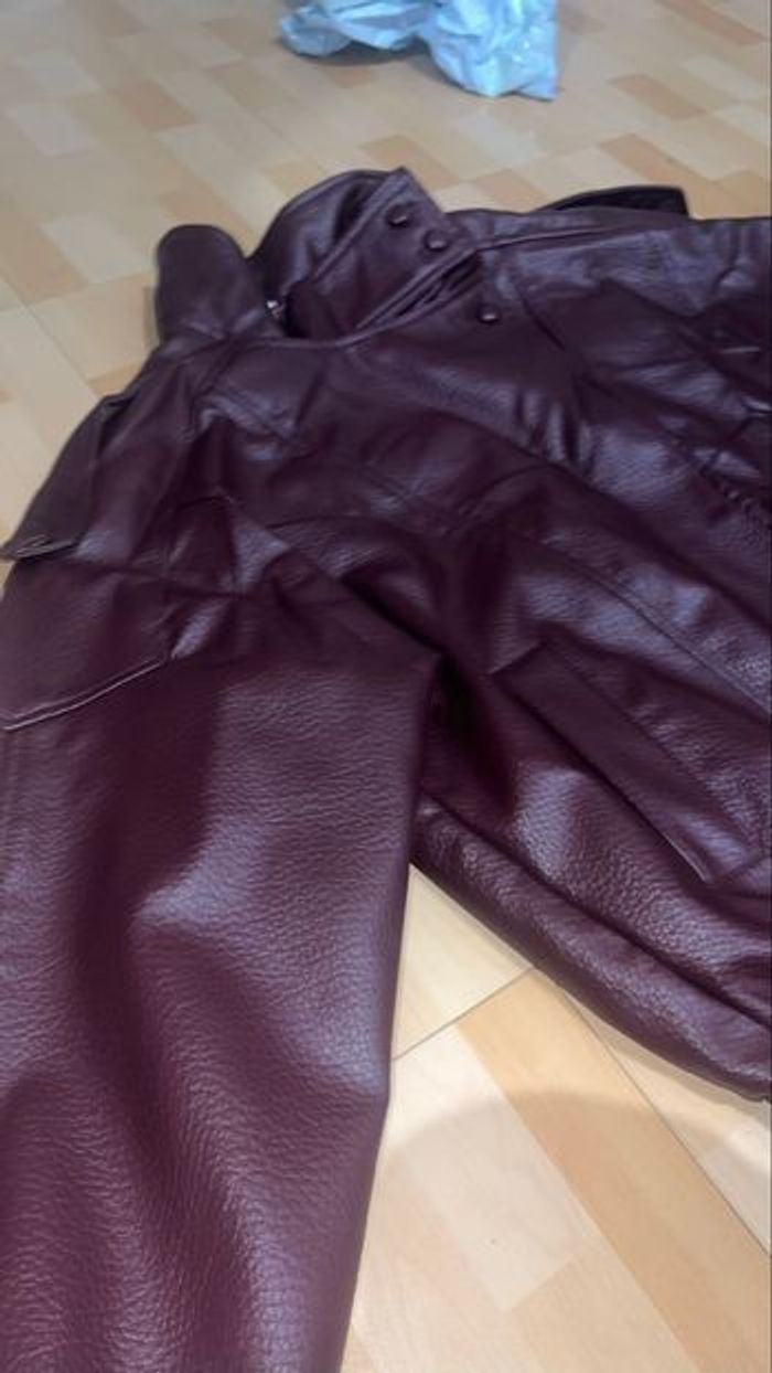 Veste en cuir bordeaux style Zara - photo numéro 2