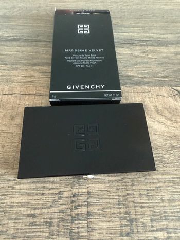 Givenchy fond de teint poudre matité absolue
