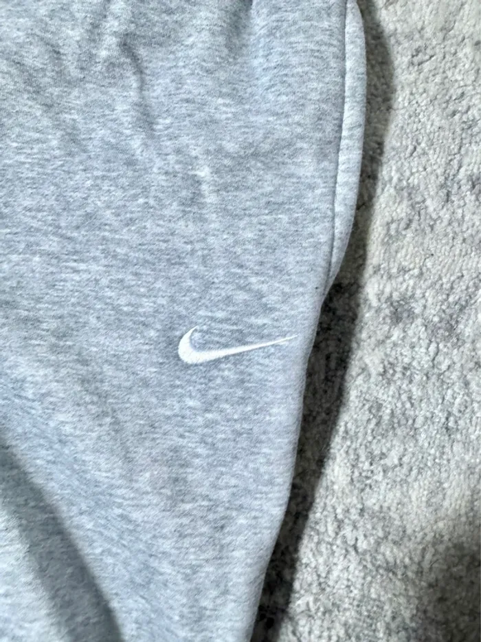 Jogging Nike solo swoosh Gris - photo numéro 3