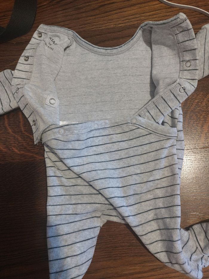 Pyjama 1 mois - photo numéro 3