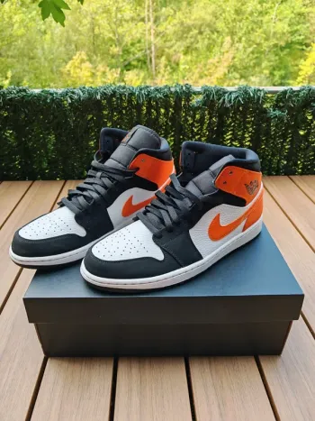 Air Jordan 1 Mid Black Starfish 44