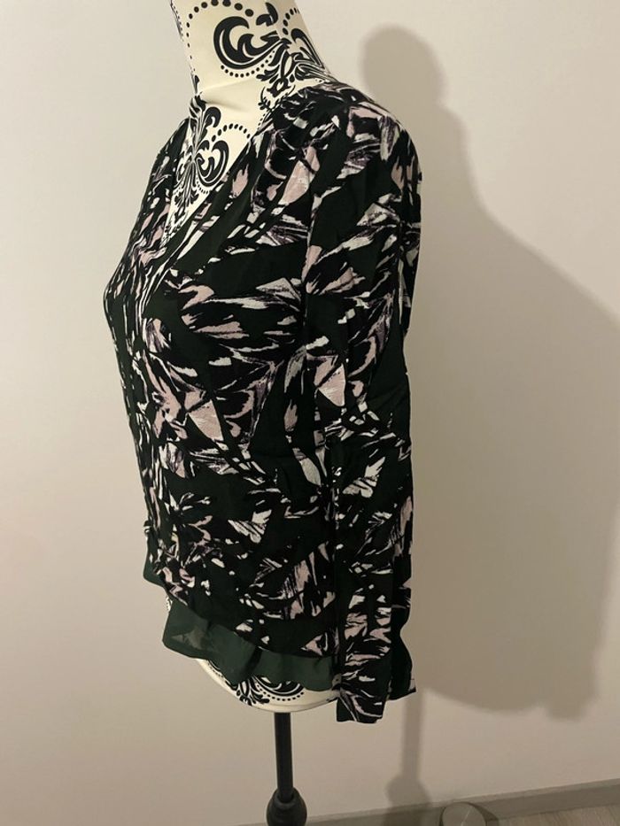 Blouse manche longue vert foncé à motifs noir et blanc col V dos lacet Frnch taille M - photo numéro 3