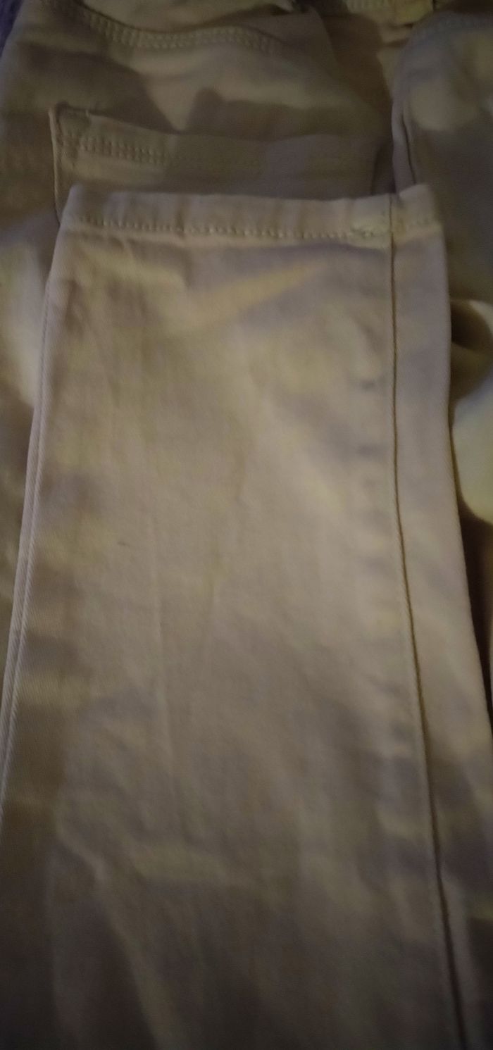 Jeans jaune clair "Kiabi" taille réglable 98% coton peu porté - photo numéro 4