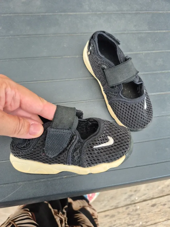 Baskets nike ouvertes 25 - photo numéro 3